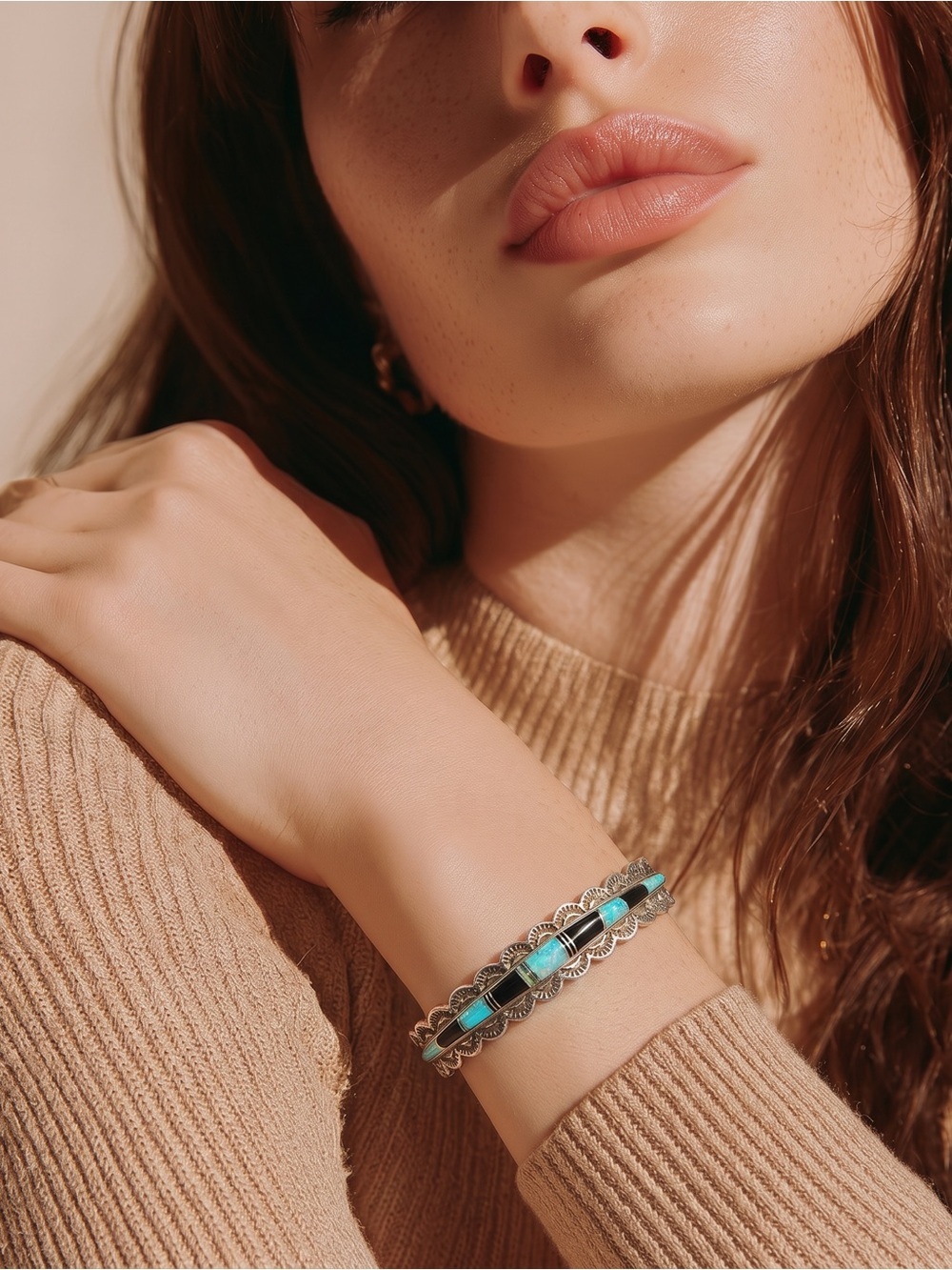 This Sterling silver with Onyx and Opal Stones creates a bold statement.☑️